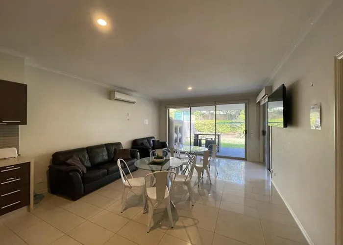 228G - Large Premium Rooms In Shared Space In Brunswick!